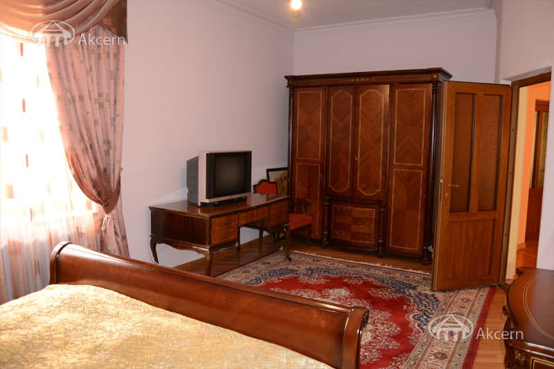 Mansion · 5 rooms · 405 m² · Arzakan