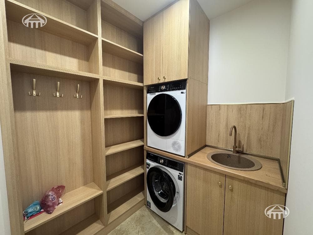 Townhouse · 4 rooms · 292 m² · Arabkir