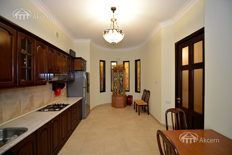 Дом · 6 комн. · 425 м² · Арабкир