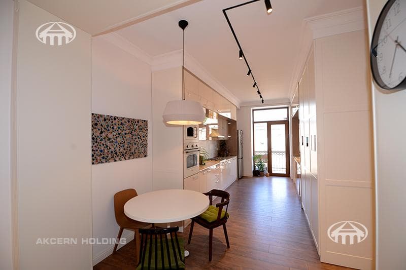 Apartment · 3 rooms · 99 m² · Kentron