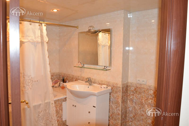 Apartment · 4 rooms · 103 m² · Kentron
