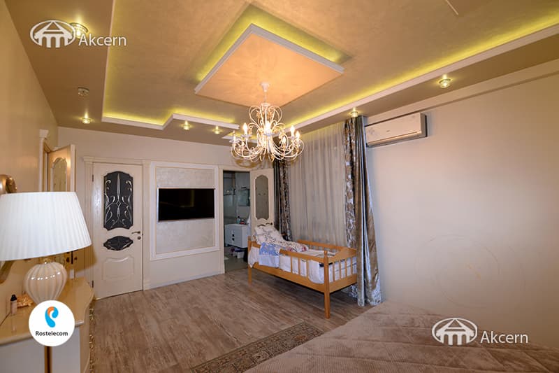 Квартира · 4 комн. · 180 м² · Кентрон