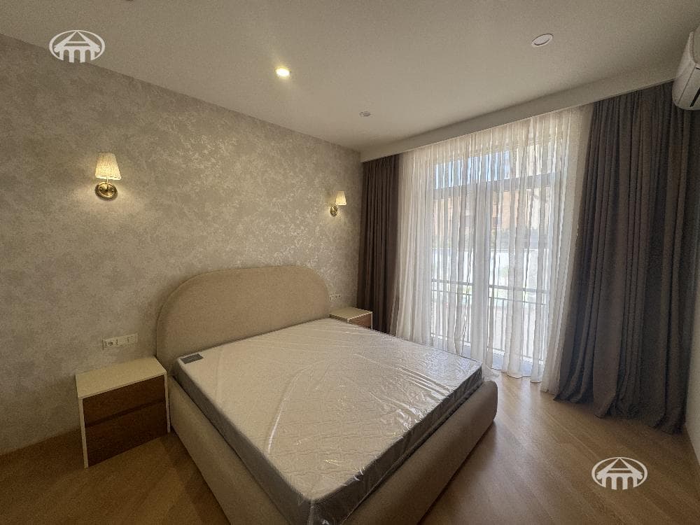 Townhouse · 4 rooms · 292 m² · Arabkir