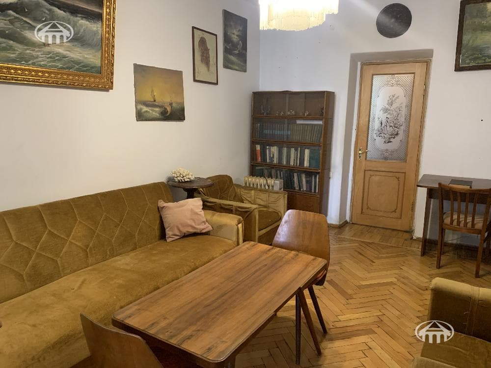 Квартира · 3 комн. · 74 м² · Кентрон