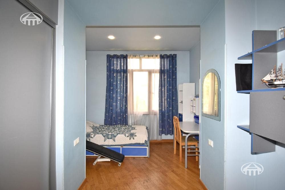 Apartment · 3 rooms · 84 m² · Kentron