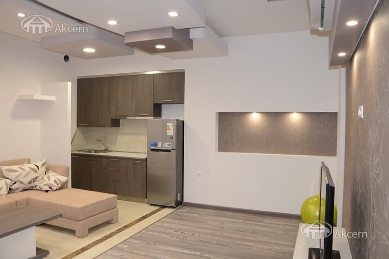 Apartment · 2 rooms · 60 m² · Kentron