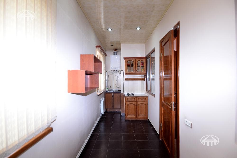 Սեփական տուն · 4 սեն. · 285 մ² · Էրեբունի