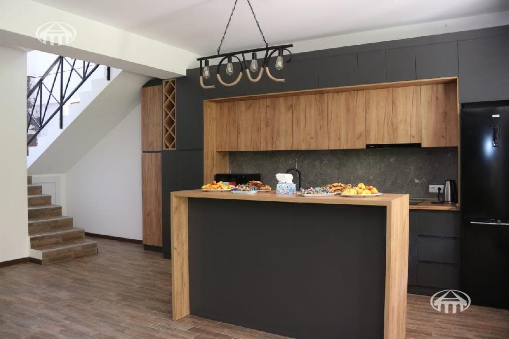 Mansion · 5 rooms · 200 m² · Dilijan