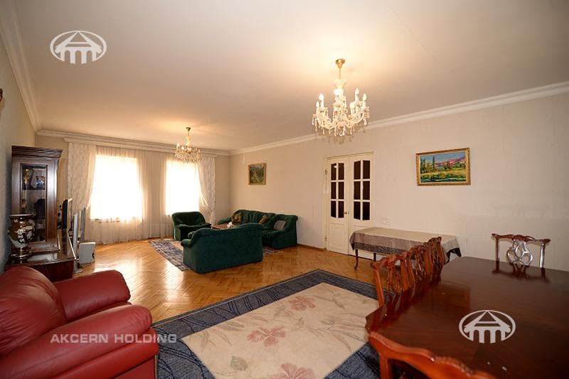 Особняк · 6 комн. · 363 м² · Касах