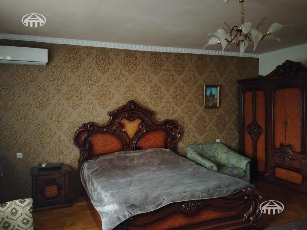 Особняк · 9 комн. · 272 м² · Эребуни