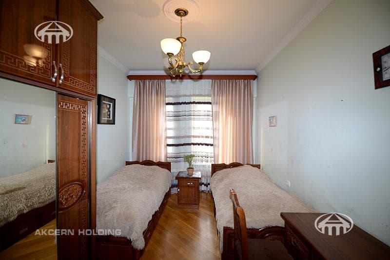 Apartment · 3 rooms · 85 m² · Kentron