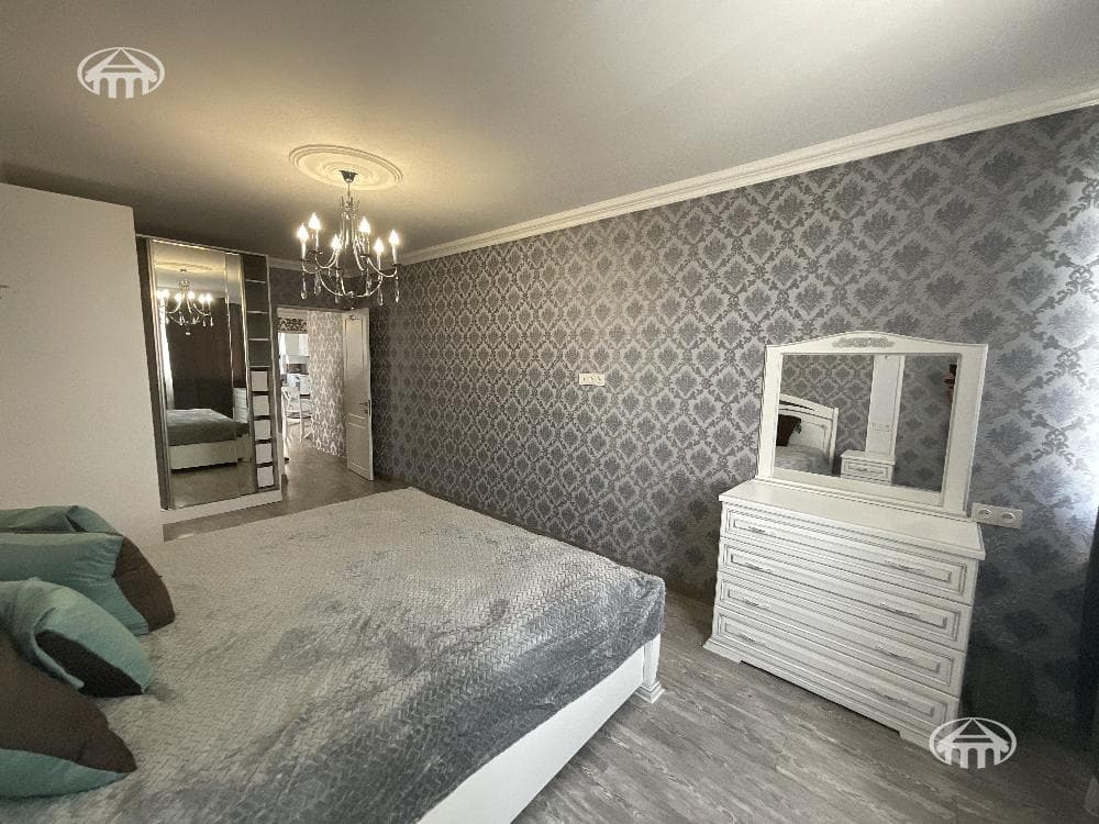 Apartment · 3 rooms · 86 m² · Kentron