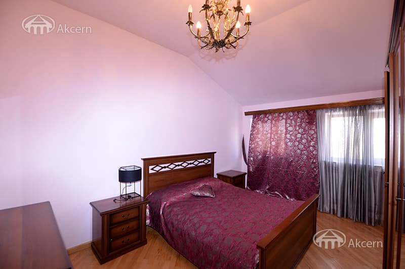 Առանձնատուն · 6 սեն. · 532 մ² · Զովունի