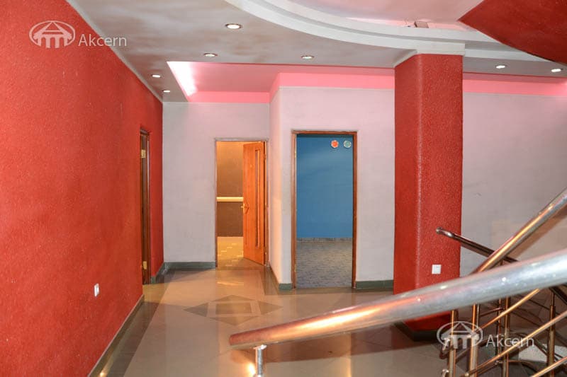 Restaurant · 1,127 m² · Kentron