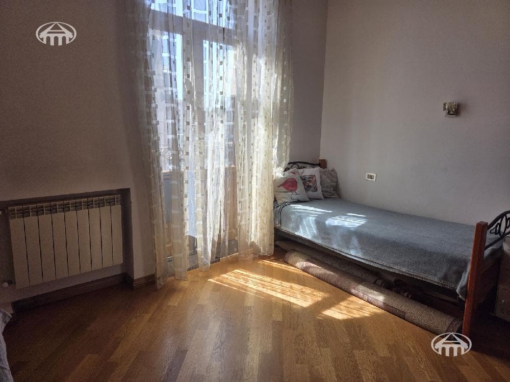 Квартира · 4 комн. · 122 м² · Кентрон