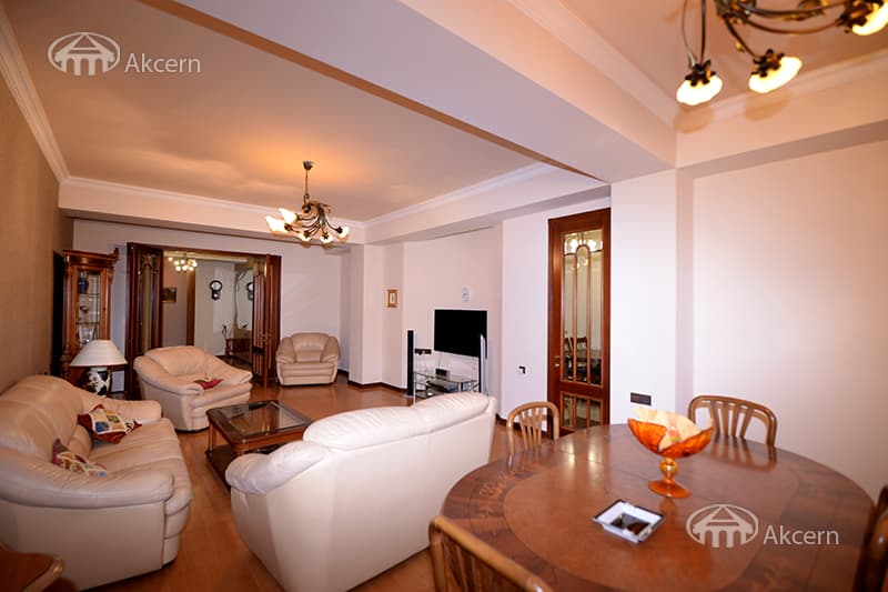 Квартира · 4 комн. · 186 м² · Кентрон