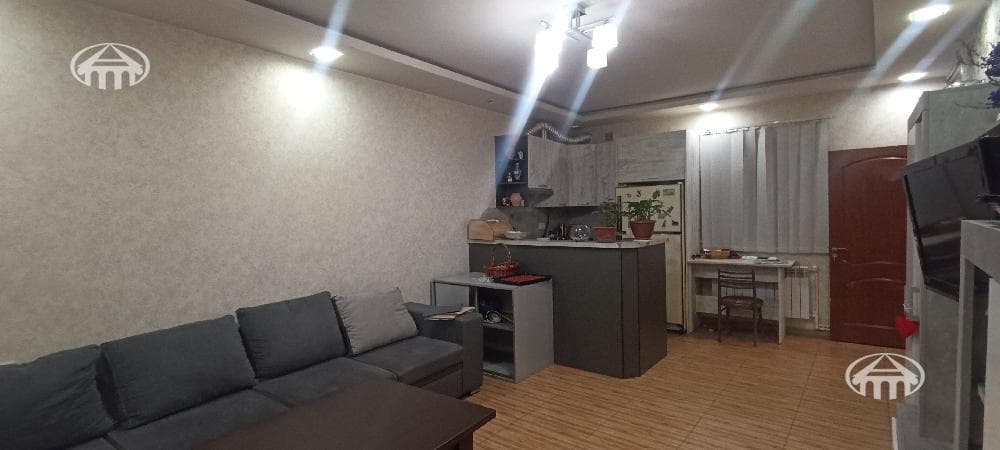 House · 3 rooms · 80 m² · Kentron — photo 3 / 10