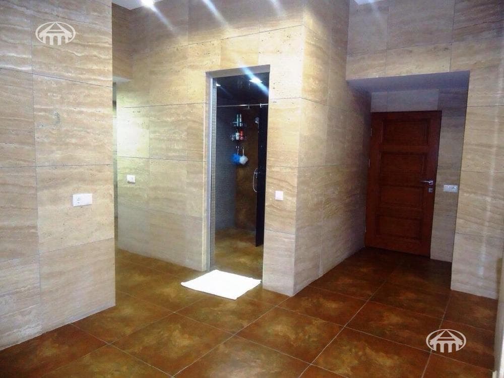Mansion · 5 rooms · 1,014 m² · Vahagni
