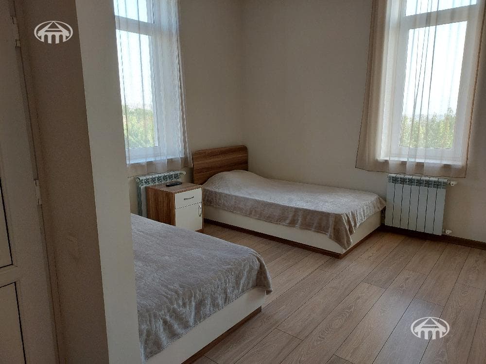 Hotel · 800 m² · Erebuni