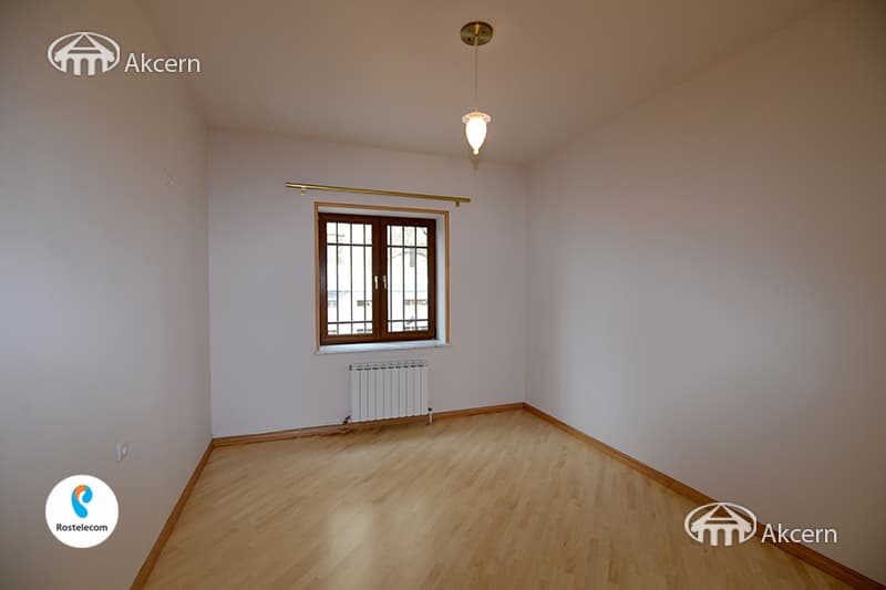 House · 6 rooms · 296 m² · Arabkir