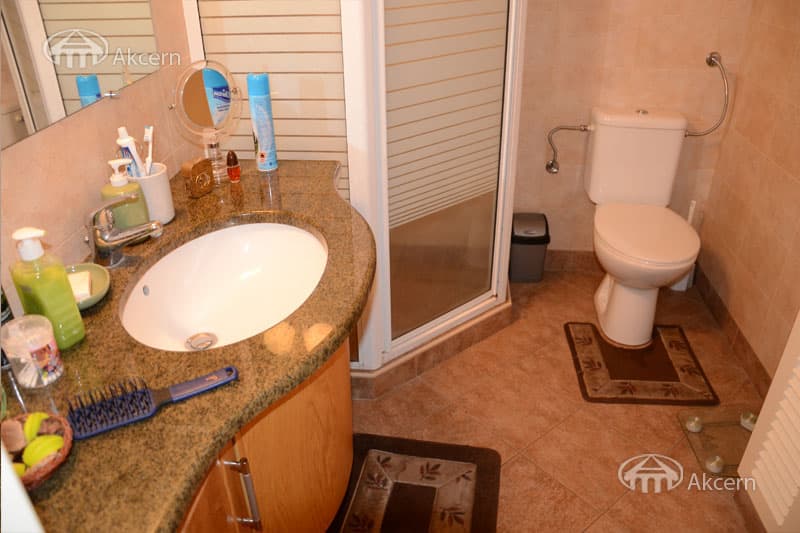 Квартира · 2 комн. · 58 м² · Кентрон