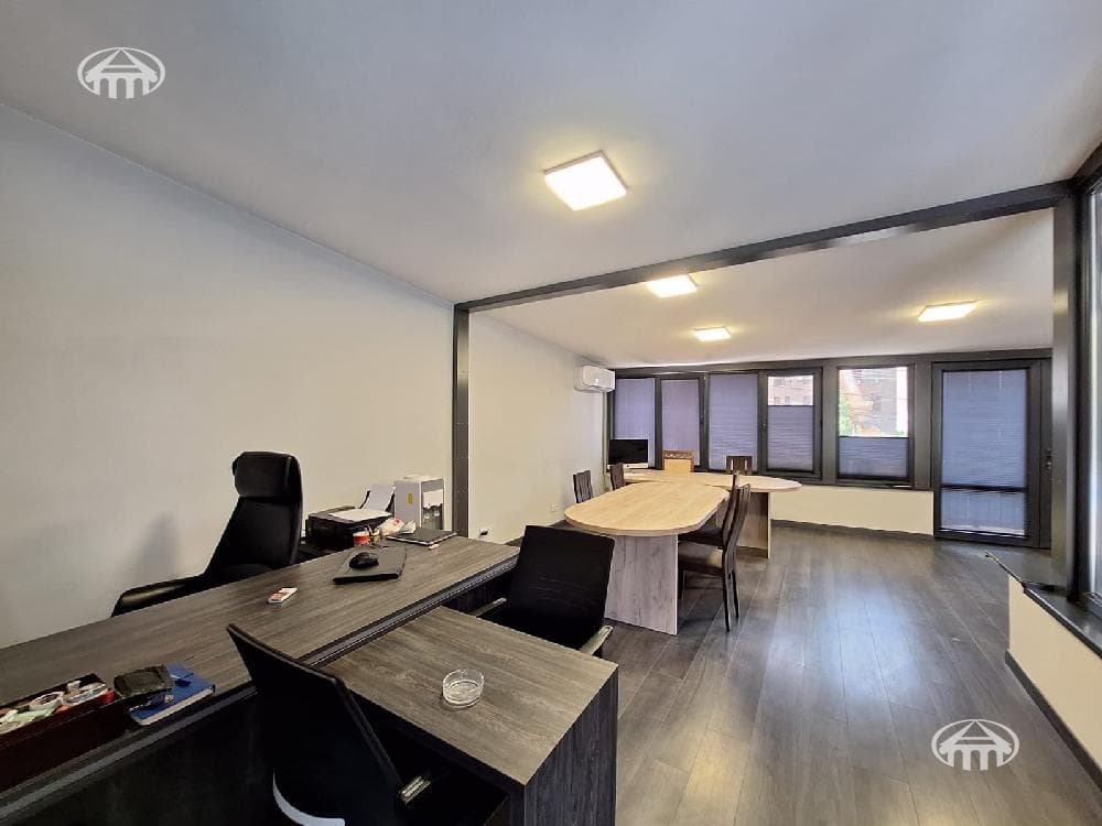 Office · 190 m² · Kentron