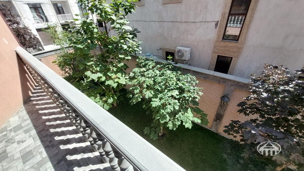 Mansion · 5 rooms · 600 m² · Davtashen