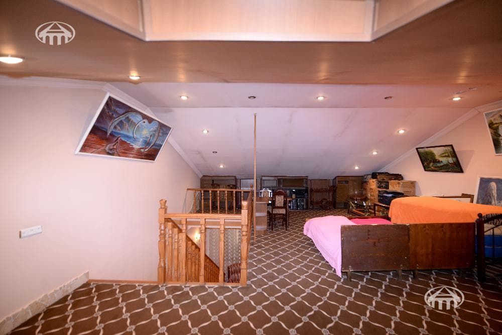 House · 4 rooms · 285 m² · Erebuni