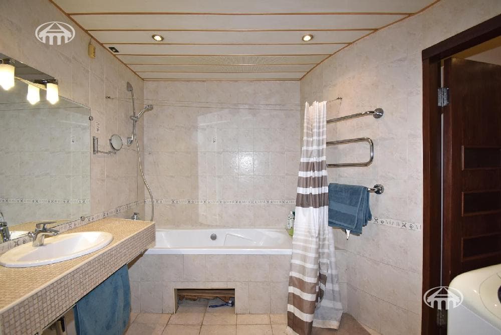 Apartment · 3 rooms · 84 m² · Kentron