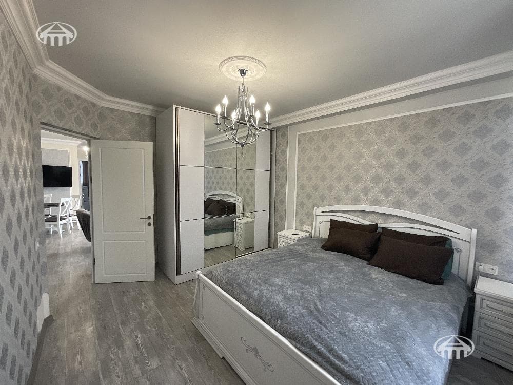 Apartment · 3 rooms · 86 m² · Kentron