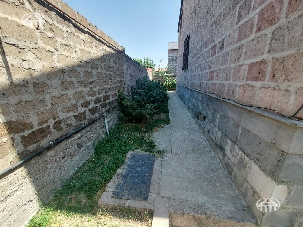 Особняк · 5 комн. · 266 м² · Аван