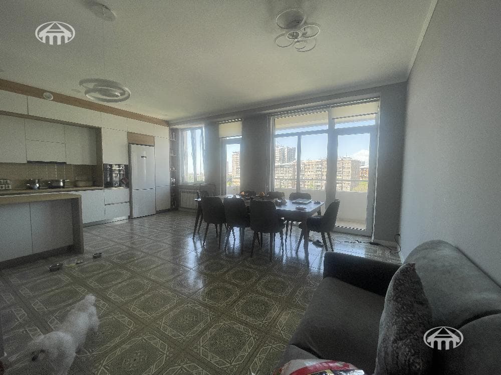 Apartment · 3 rooms · 182 m² · Arabkir