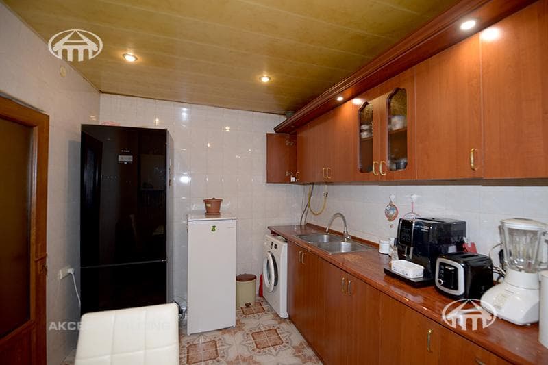 Mansion · 5 rooms · 203 m² · Kentron