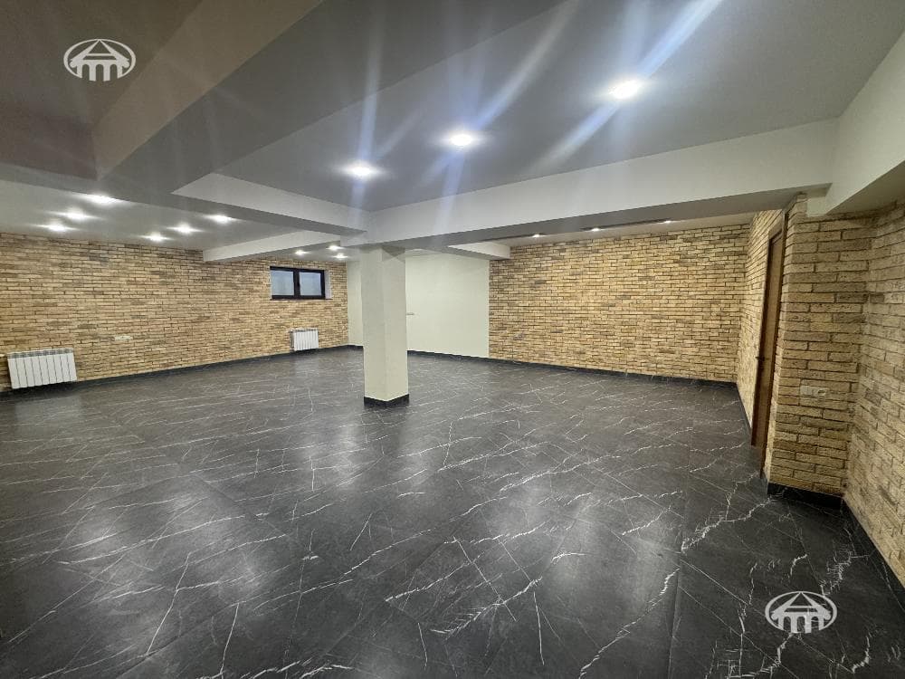 Townhouse · 4 rooms · 292 m² · Arabkir