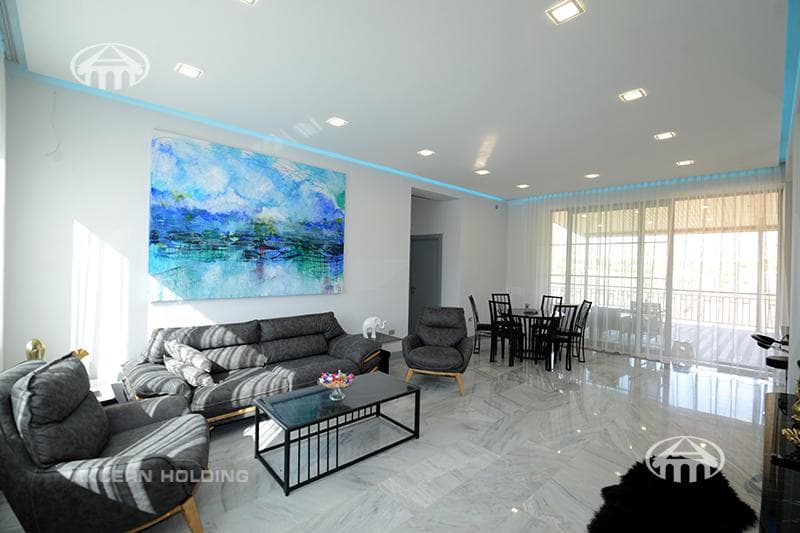 Mansion · 306 m² · Nor Achn