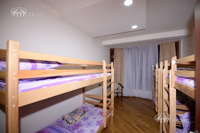 Hotel · 230 m² · Kentron