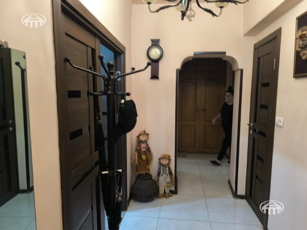Apartment · 3 rooms · 101 m² · Kentron