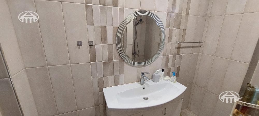 Mansion · 5 rooms · 206 m² · Arinj