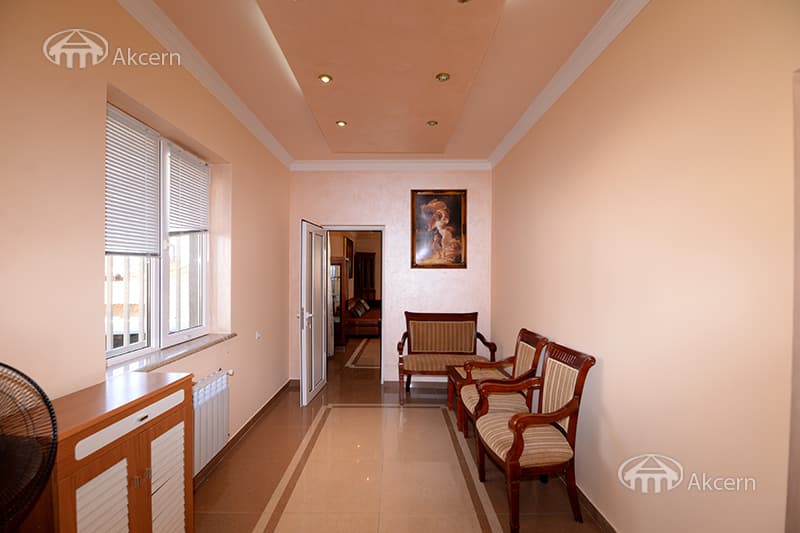 Особняк · 3 комн. · 160 м² · Кентрон
