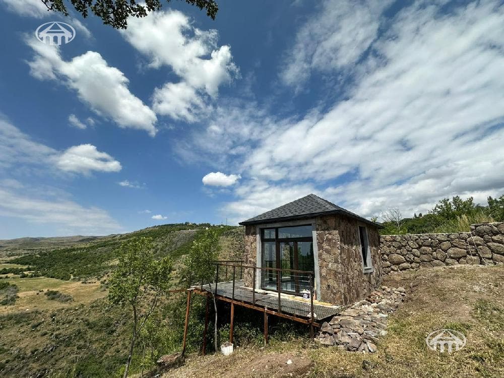 Hotel · 6 rooms · 192 m² · Byuraskan