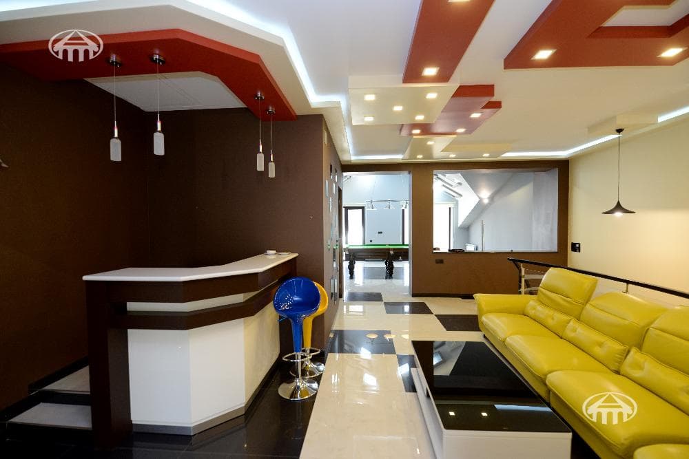 Mansion · 5 rooms · 600 m² · Arabkir