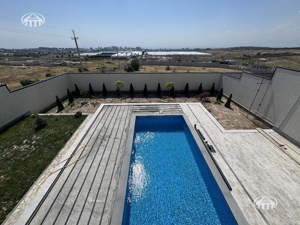 Mansion · 4 rooms · 273 m² · Dzoraghbyur