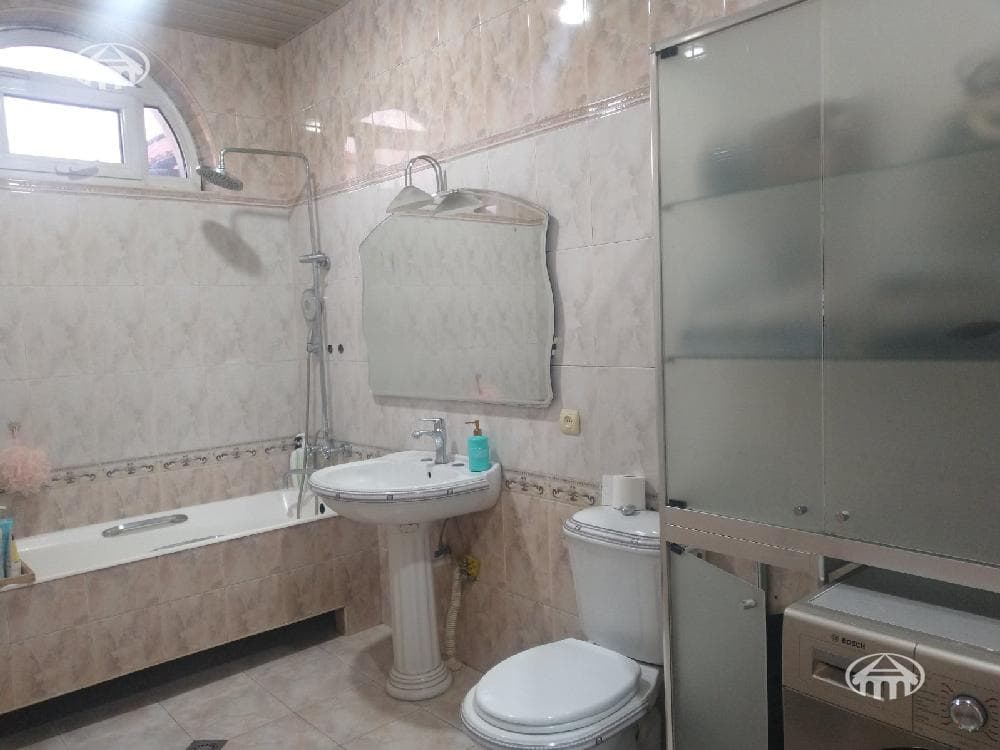 Особняк · 4 комн. · 363 м² · Кентрон