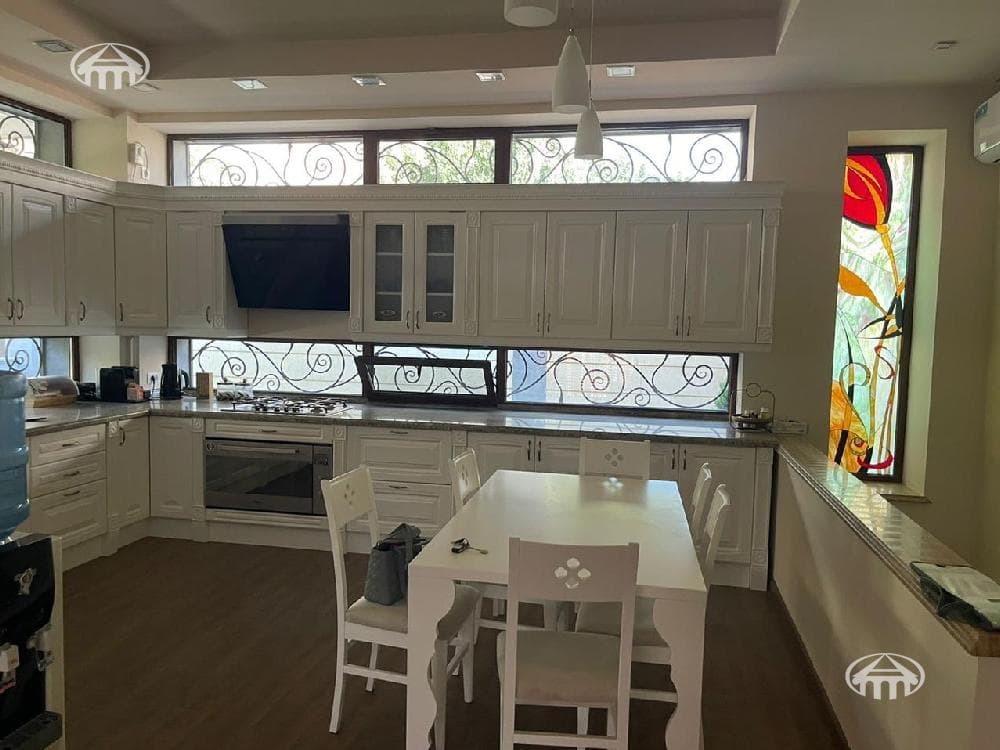 Mansion · 5 rooms · 314 m² · Ptgni
