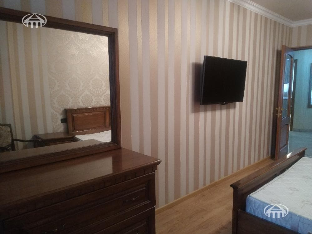 Apartment · 3 rooms · 83 m² · Kentron
