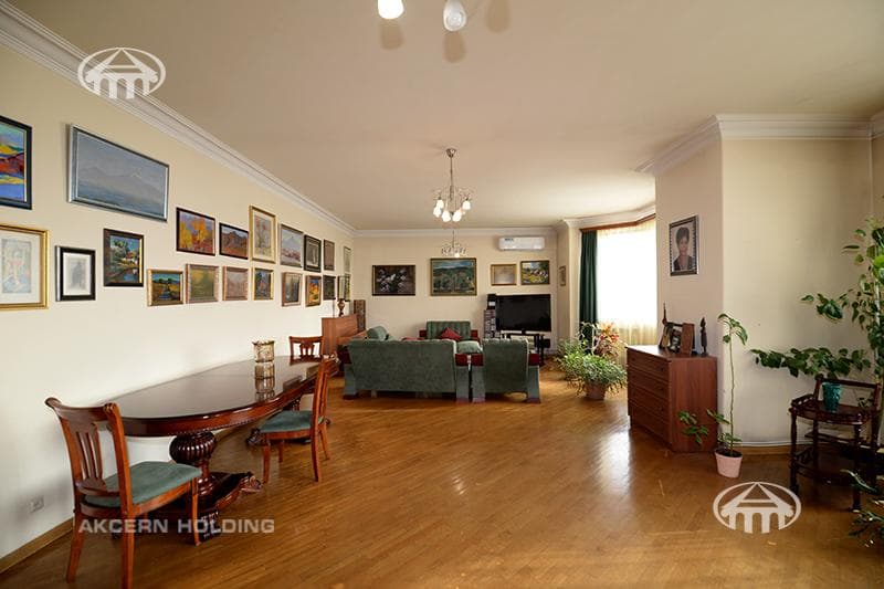 Mansion · 9 rooms · 560 m² · Kentron