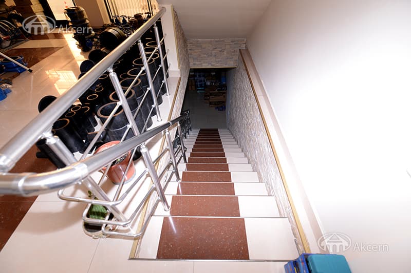 Office · 612 m² · Kentron