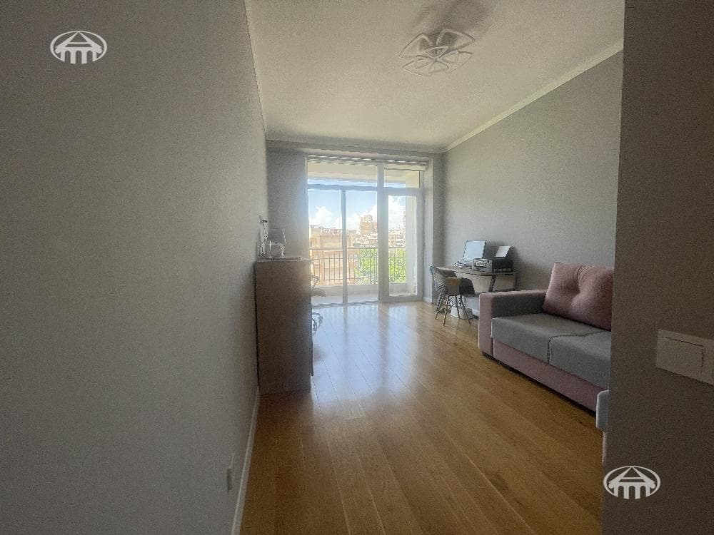 Apartment · 3 rooms · 182 m² · Arabkir