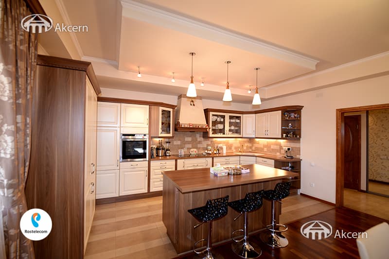 Квартира · 4 комн. · 156 м² · Кентрон