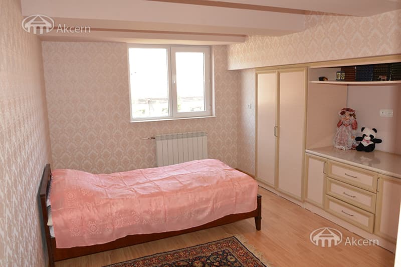 Apartment · 4 rooms · 103 m² · Kentron